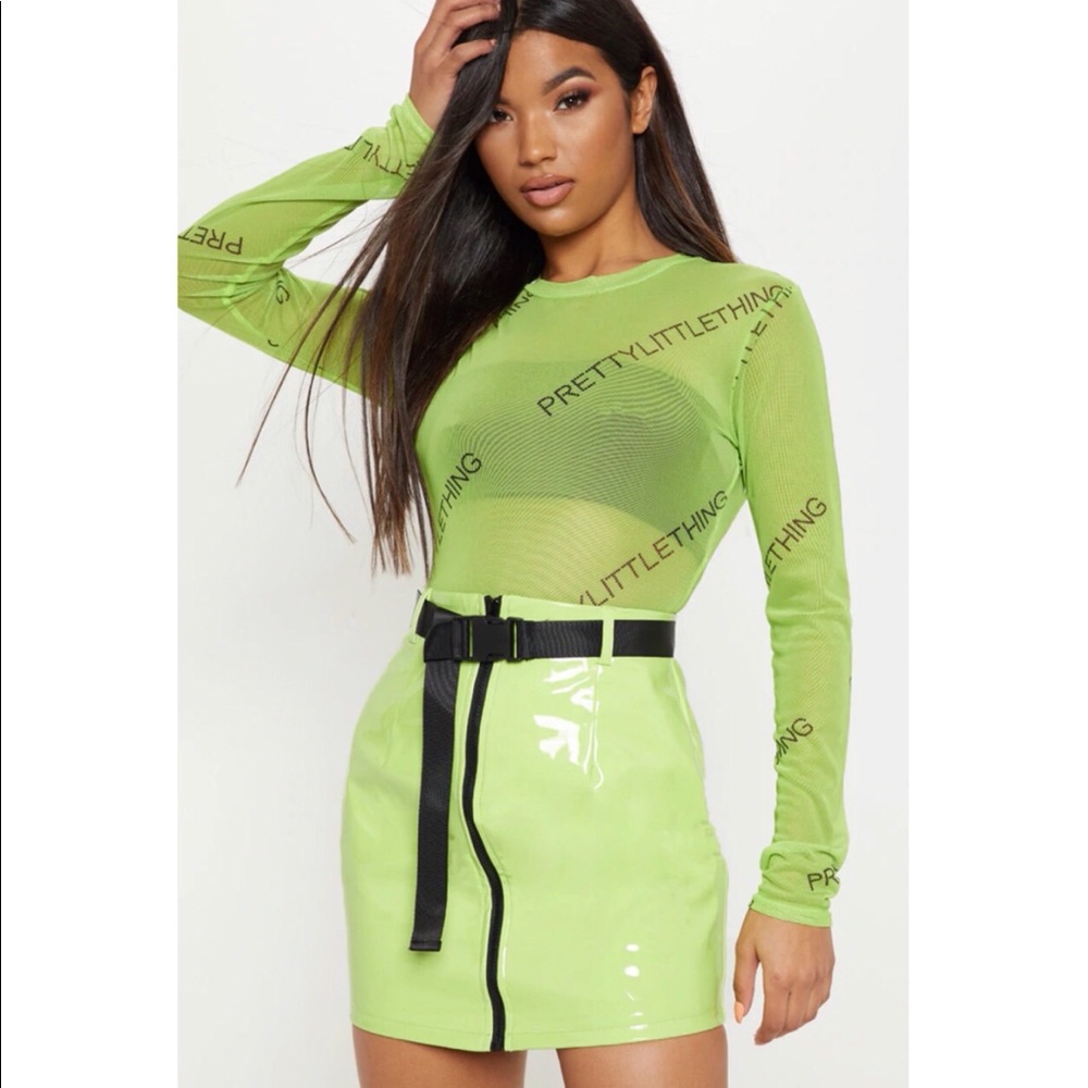 PRETTYLITTLETHING Plus Neon Green Skirt 💚